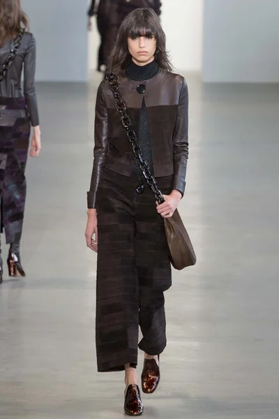 Look 11